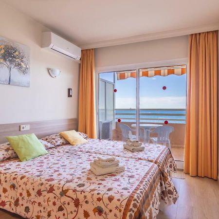 Stellamar - Paseo Maritimo Фуeнхирола Екстериор снимка