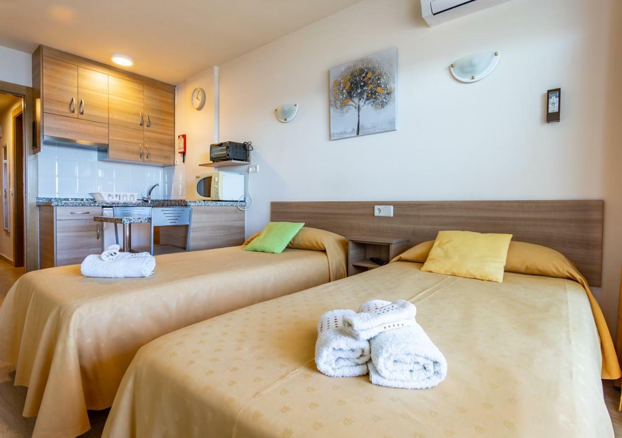 Stellamar - Paseo Maritimo Фуeнхирола Екстериор снимка