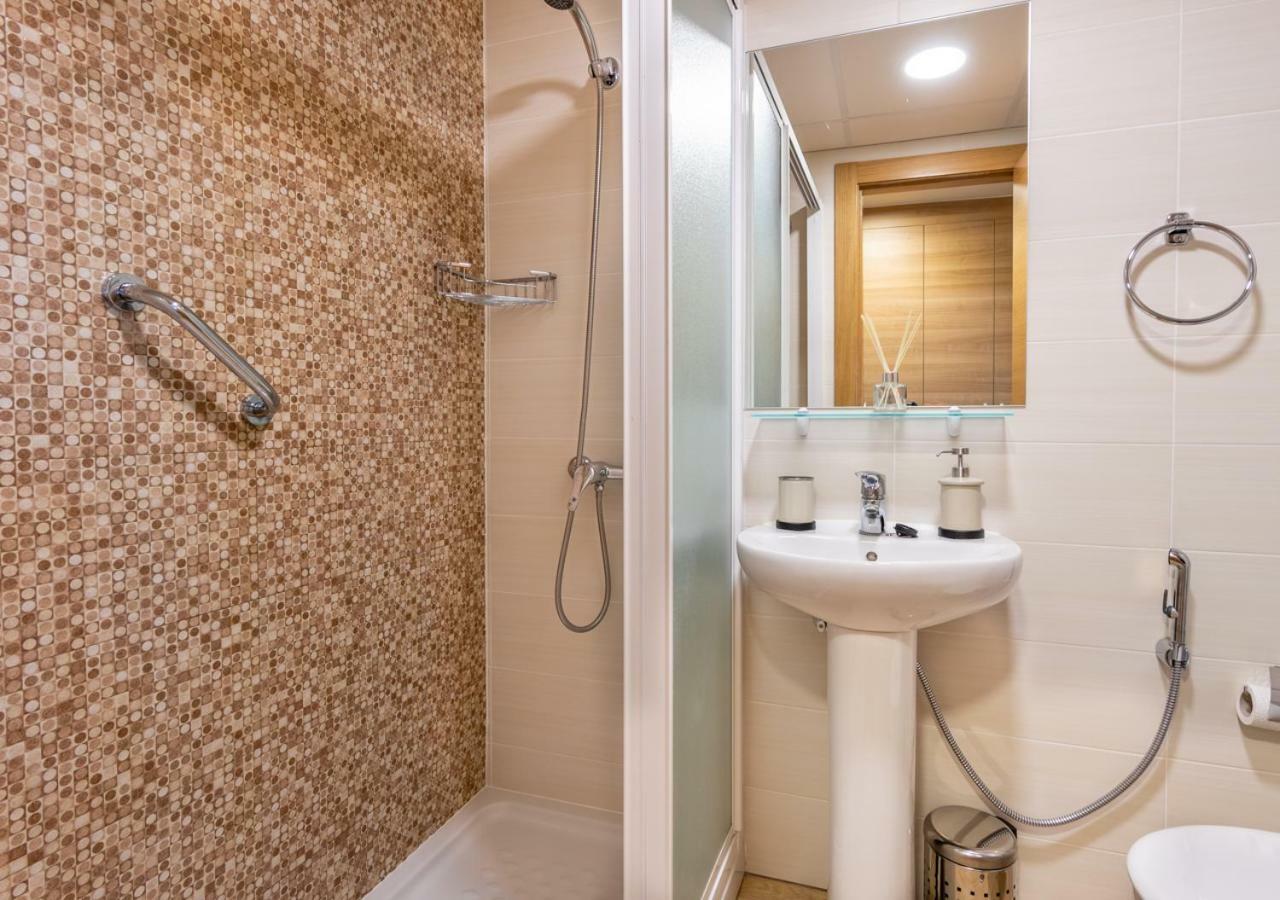 Stellamar - Paseo Maritimo Фуeнхирола Екстериор снимка