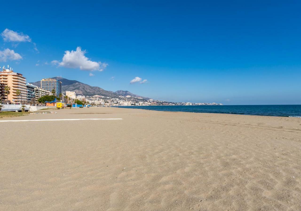 Stellamar - Paseo Maritimo Фуeнхирола Екстериор снимка