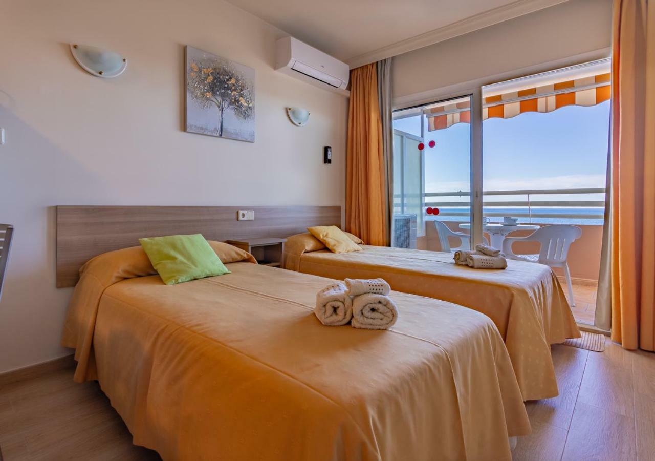 Stellamar - Paseo Maritimo Фуeнхирола Екстериор снимка